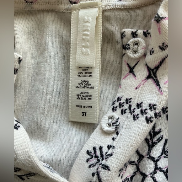 SKIMS Logo Pointelle Henley Onesie - Picture 15 of 16